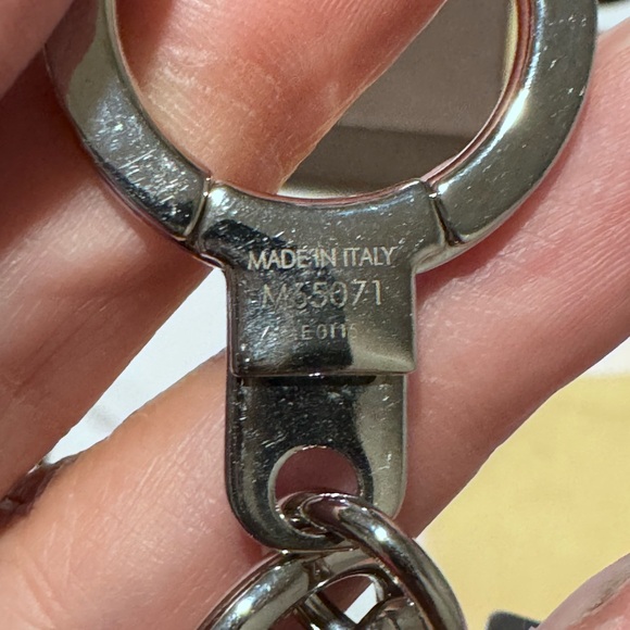 Authentic Louis Vuitton Silver Key Chain Good condition - Picture 3 of 6